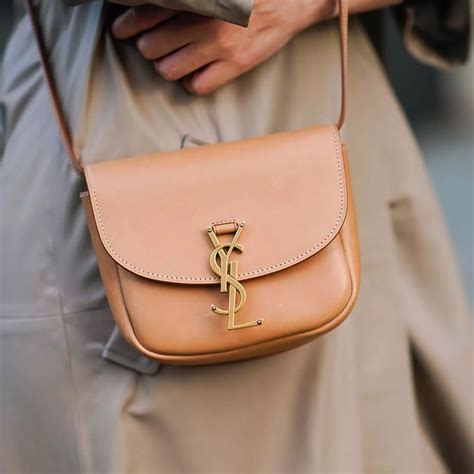 Stylish Crossbody Bags for Women to Carry this Fall